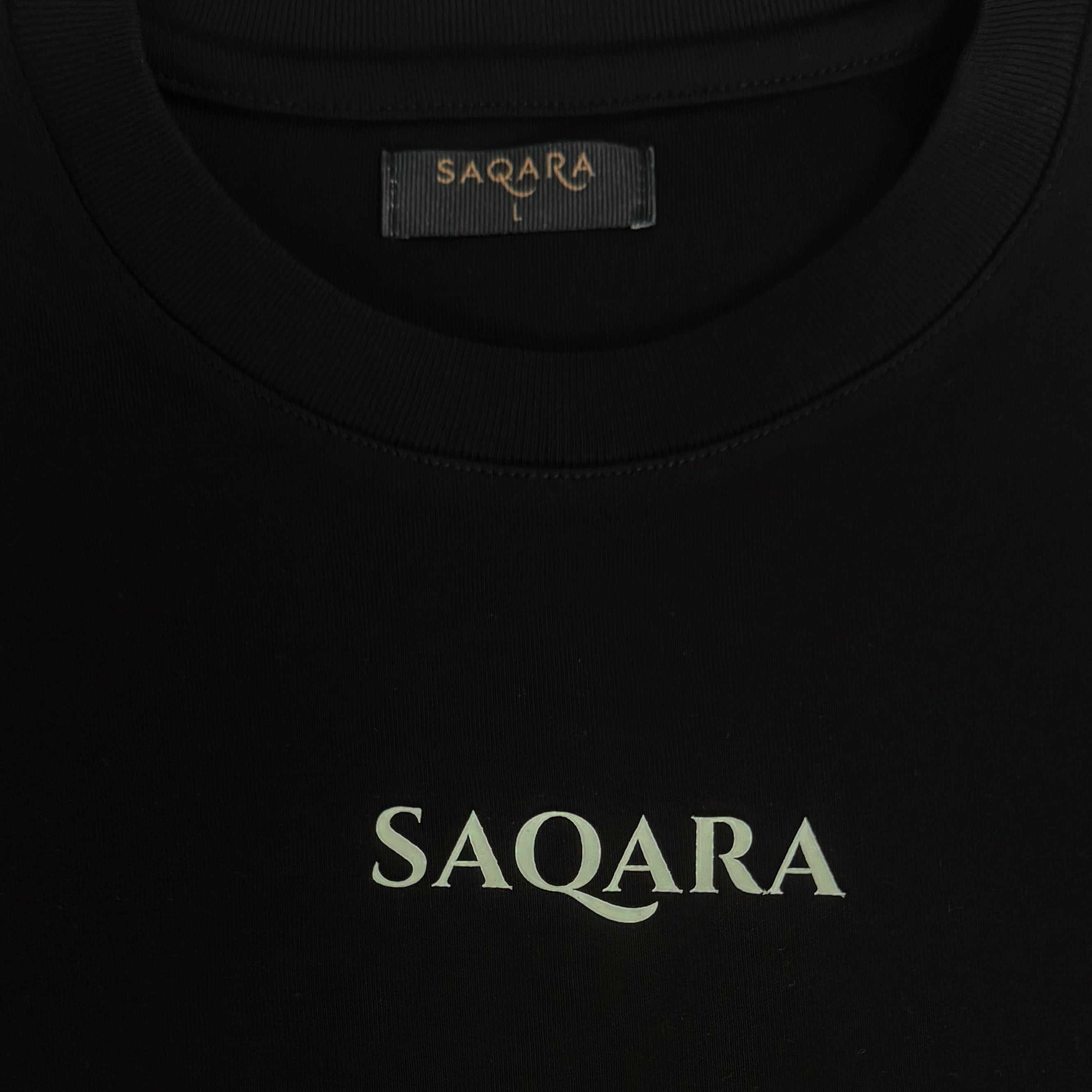 CAMISETA ESENCIAL SAQARA - NEGRO
